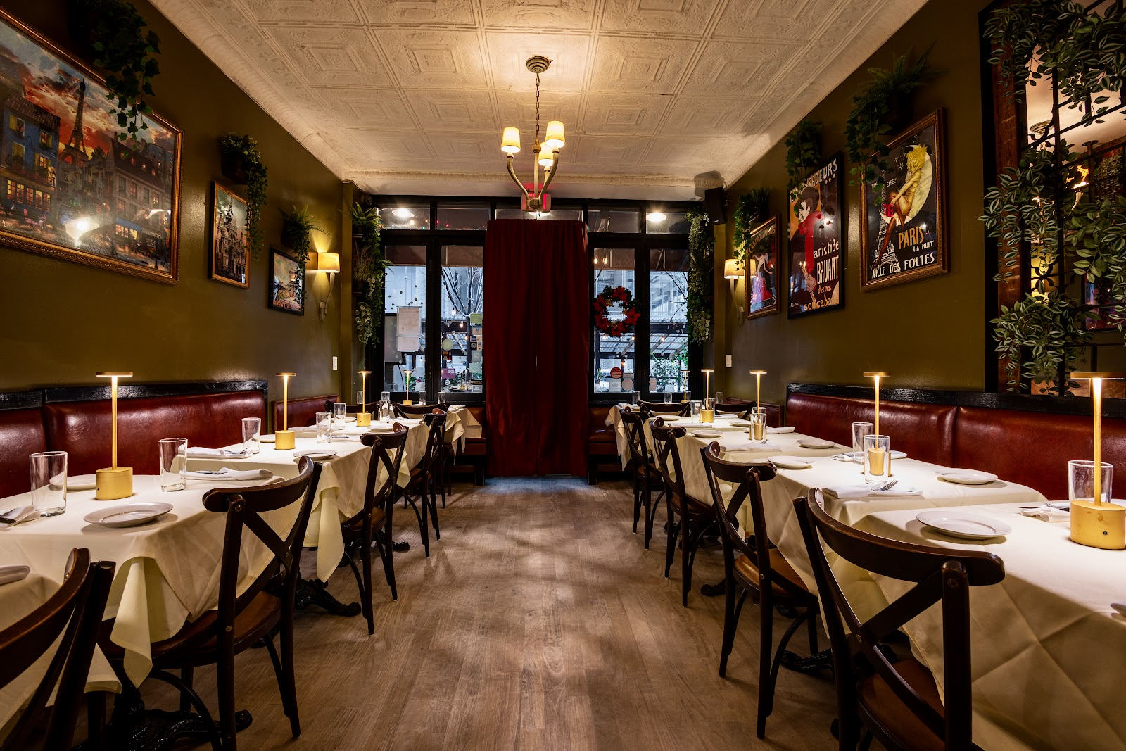 La Sirène SoHo dining room