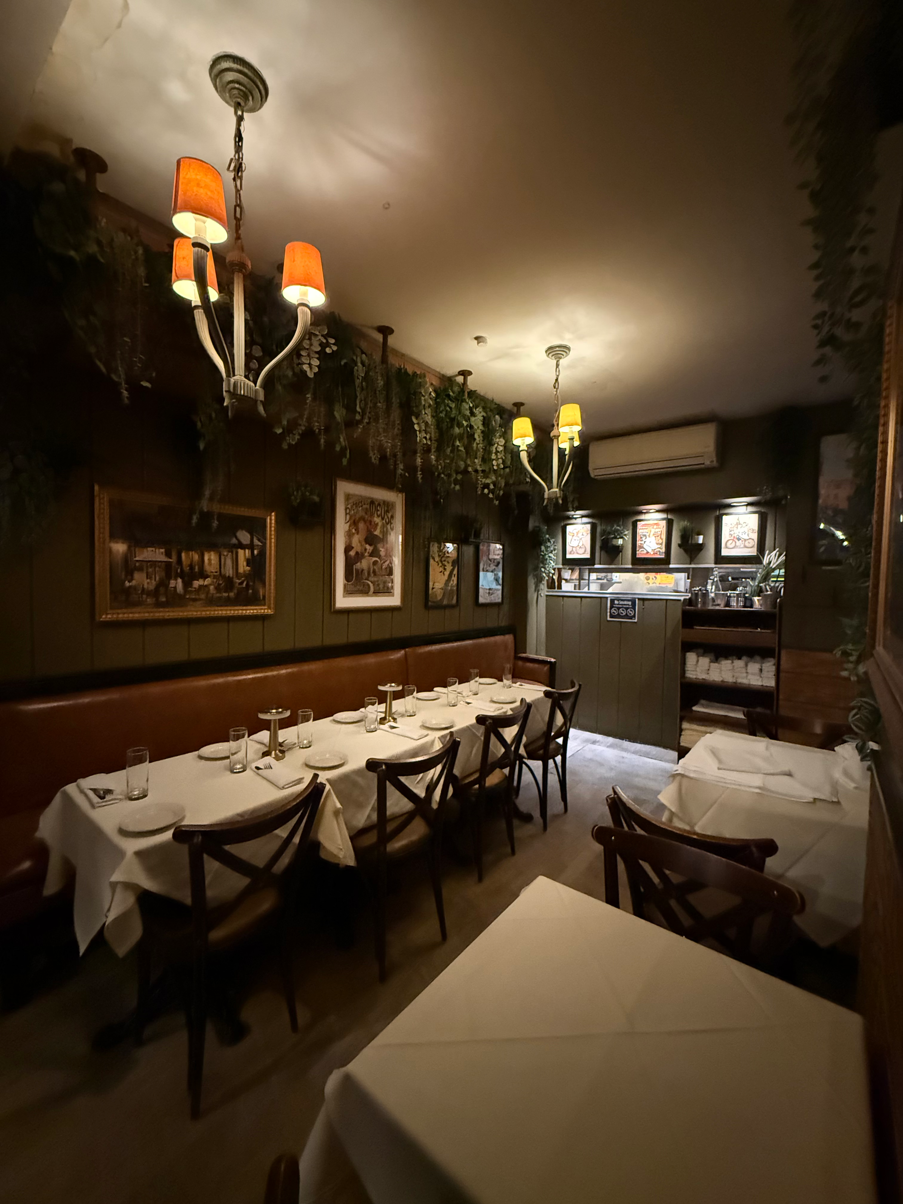 La Salle Dauphinoise dining room at La Sirène SoHo